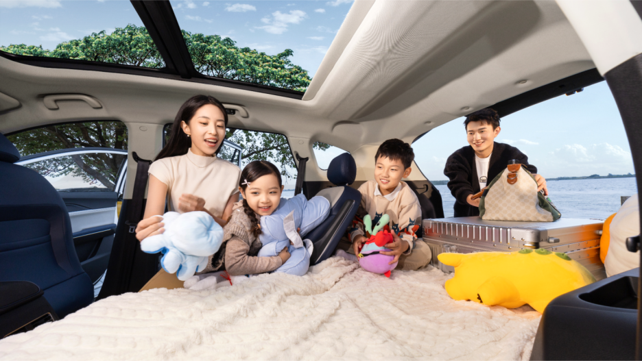 9.98-14.98万元  大七座电混SUV  冰球突破豪华版下载appX8 E家正式上市1233.png